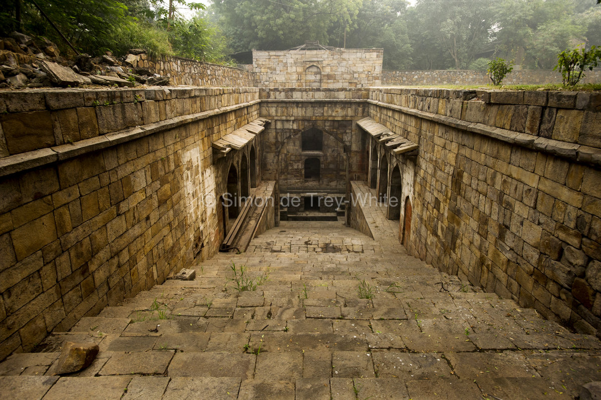 The steps on the North side of the Red Fort baoli